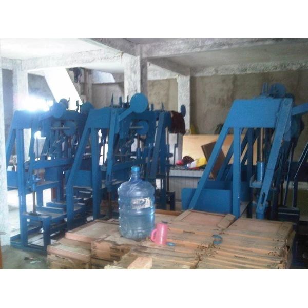 Hollow Brick And Paving Machines The Vibrating Model