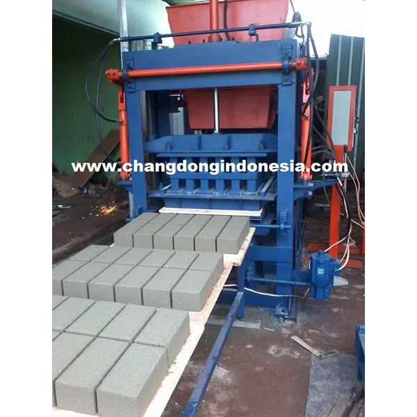 Brick Making Machine / Semi Automatic Hydraulic Block Paving Machine