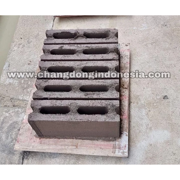 Mesin cetak batako dan paving block hydrolik manual